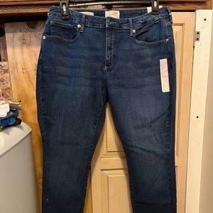 Universal Thread mid-rise, curvy, skinny blue jeans